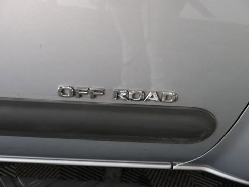 Used 2006 Nissan Xterra Off-Road image 9