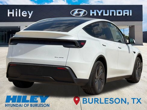 Used 2026 Tesla Model Y AWD image 4