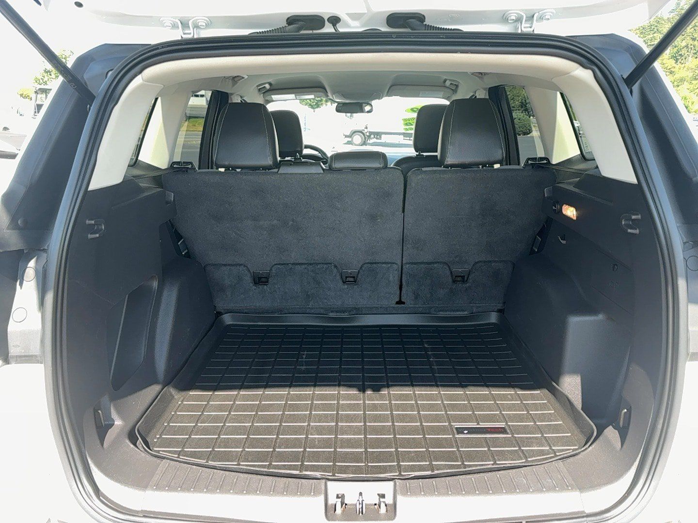 Used 2019 Ford Escape SE w/ SE Sport Appearance Package AWD/4WD image 7