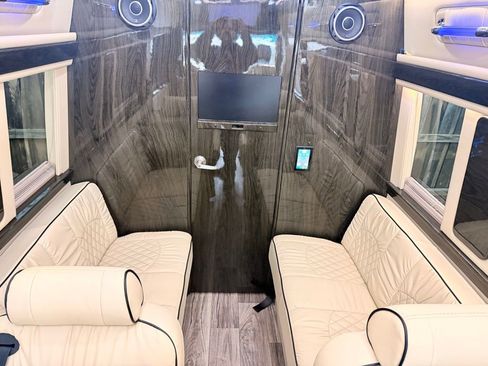 Used 2020 Mercedes-Benz Sprinter 3500 image 27