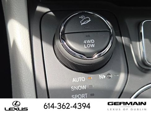 Used 2021 Jeep Cherokee Latitude Lux w/ Trailer Tow Group AWD/4WD image 25