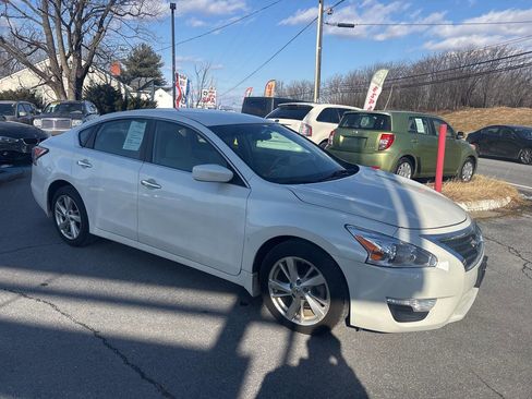 Used 2014 Nissan Altima 2.5 SV FWD image 6