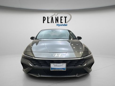 Used 2025 Hyundai Elantra SEL FWD image 8