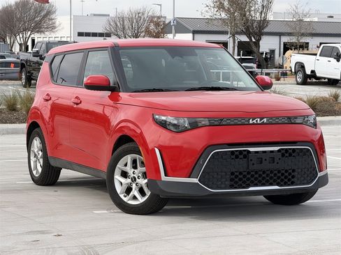 Used 2023 Kia Soul LX w/ Option Group 015 image 2