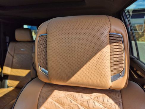 Used 2021 Cadillac Escalade ESV Premium Luxury w/ Driver Assist Tech Package image 20