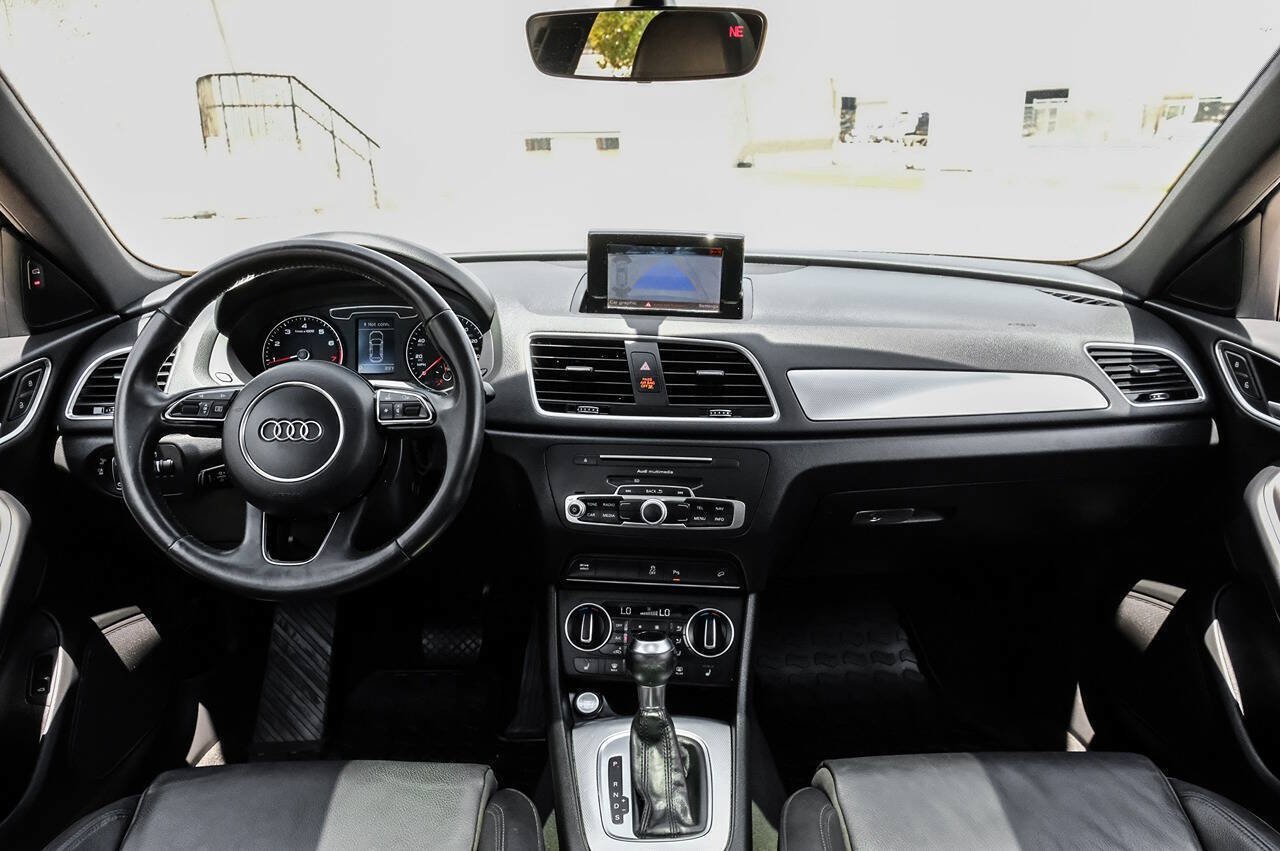 Used 2018 Audi Q3 2.0T Premium Plus w/ Premium Plus Package FWD image 19