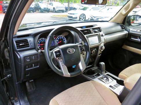 Used 2015 Toyota 4Runner SR5 image 12