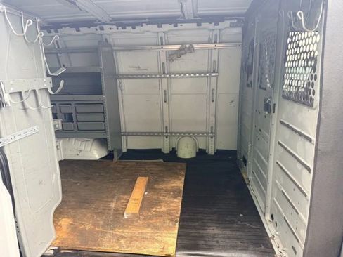 Used 2019 Chevrolet Express 3500 w/ Driver Convenience Package image 11