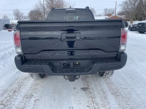 Used 2020 Toyota Tacoma TRD Sport image 6