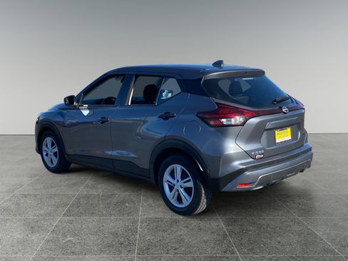 Used 2024 Nissan Kicks S image 3