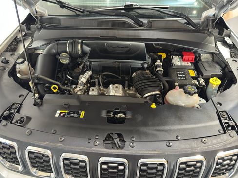 Used 2024 Jeep Compass Latitude AWD/4WD image 34