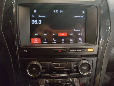 Used 2018 Ford Explorer XLT w/ Equipment Group 202A image 25