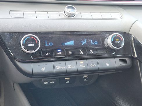 Used 2024 Hyundai Elantra SEL w/ Convenience Package FWD image 26