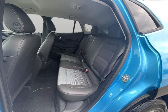 Used 2025 Chevrolet Trax LT w/ LT Convenience Package FWD image 28