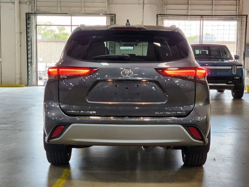 Used 2022 Toyota Highlander Platinum AWD/4WD image 10