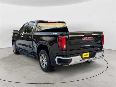 Used 2022 GMC Sierra 1500 SLT image 3