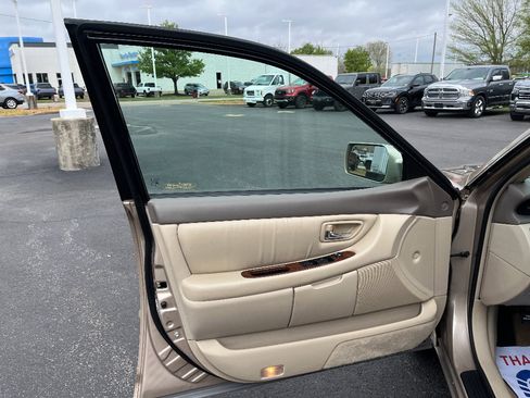 Used 2001 Toyota Avalon XLS image 35