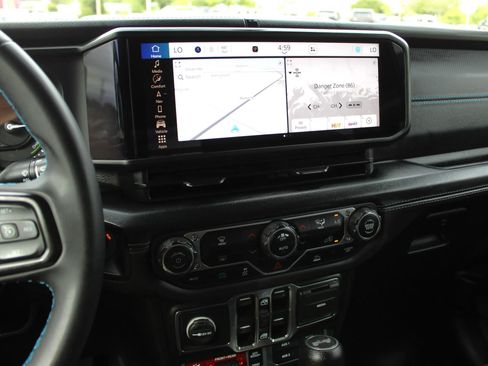 Used 2024 Jeep Wrangler Unlimited Rubicon 4xe w/ Technology Group AWD/4WD image 16