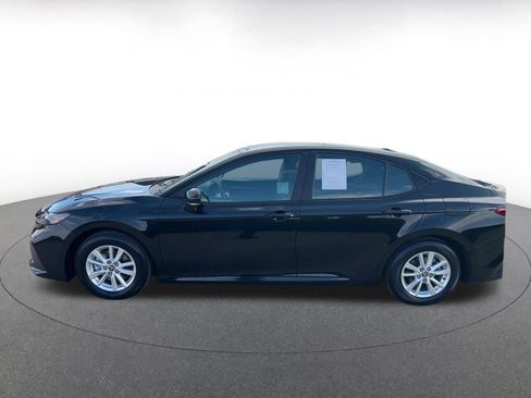Used 2025 Toyota Camry LE image 9