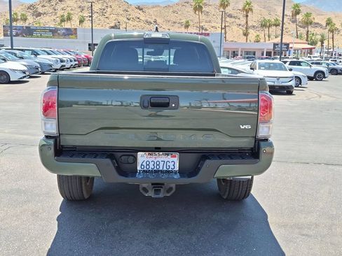 Used 2021 Toyota Tacoma TRD Sport w/ Technology Package RWD image 4