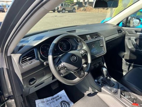 Used 2020 Volkswagen Tiguan SE AWD/4WD image 17
