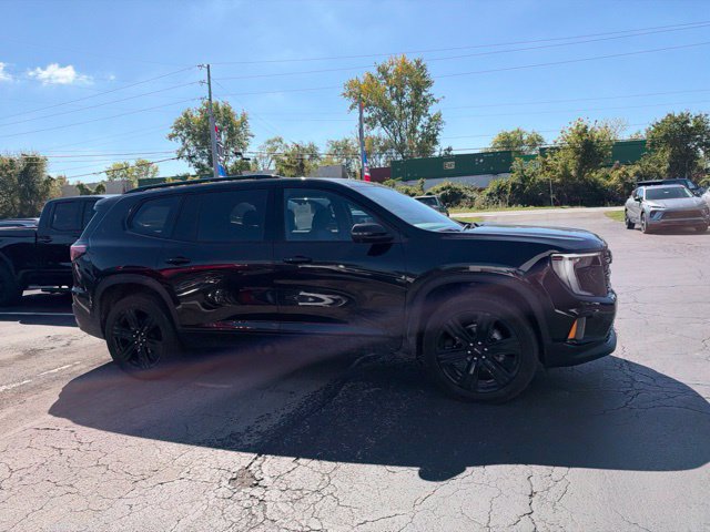 Used 2025 GMC Acadia Elevation w/ Elevation Premium Package FWD image 2