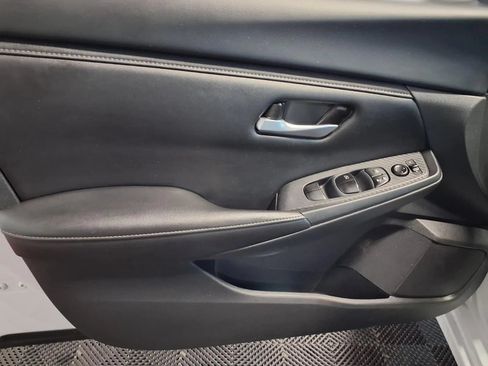 Used 2025 Nissan Sentra SV FWD image 15