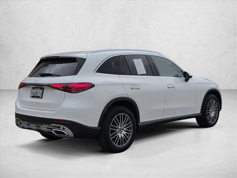 Certified 2025 Mercedes-Benz GLC 300 image 5