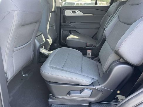 New 2026 Ford Explorer Active RWD image 8