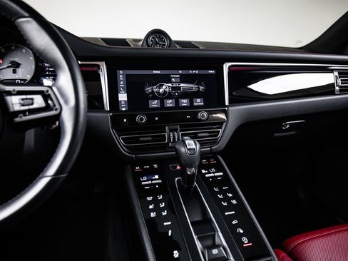 Certified 2023 Porsche Macan S AWD/4WD image 19