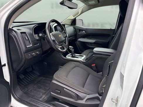 Used 2022 Chevrolet Colorado LT w/ Fleet Safety Package image 9