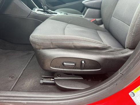 Used 2018 Chevrolet Cruze LT w/ LT Fleet Convenience Package image 13