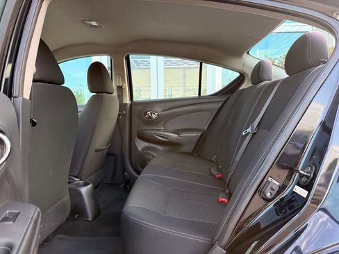 Used 2014 Nissan Versa SV FWD image 15