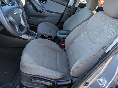 Used 2015 Hyundai Elantra SE image 14