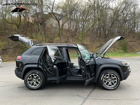 Used 2020 Jeep Cherokee Trailhawk w/ Cold Weather Group image 36