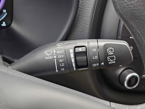 Certified 2025 Kia Soul LX w/ LX Technology Package FWD image 24