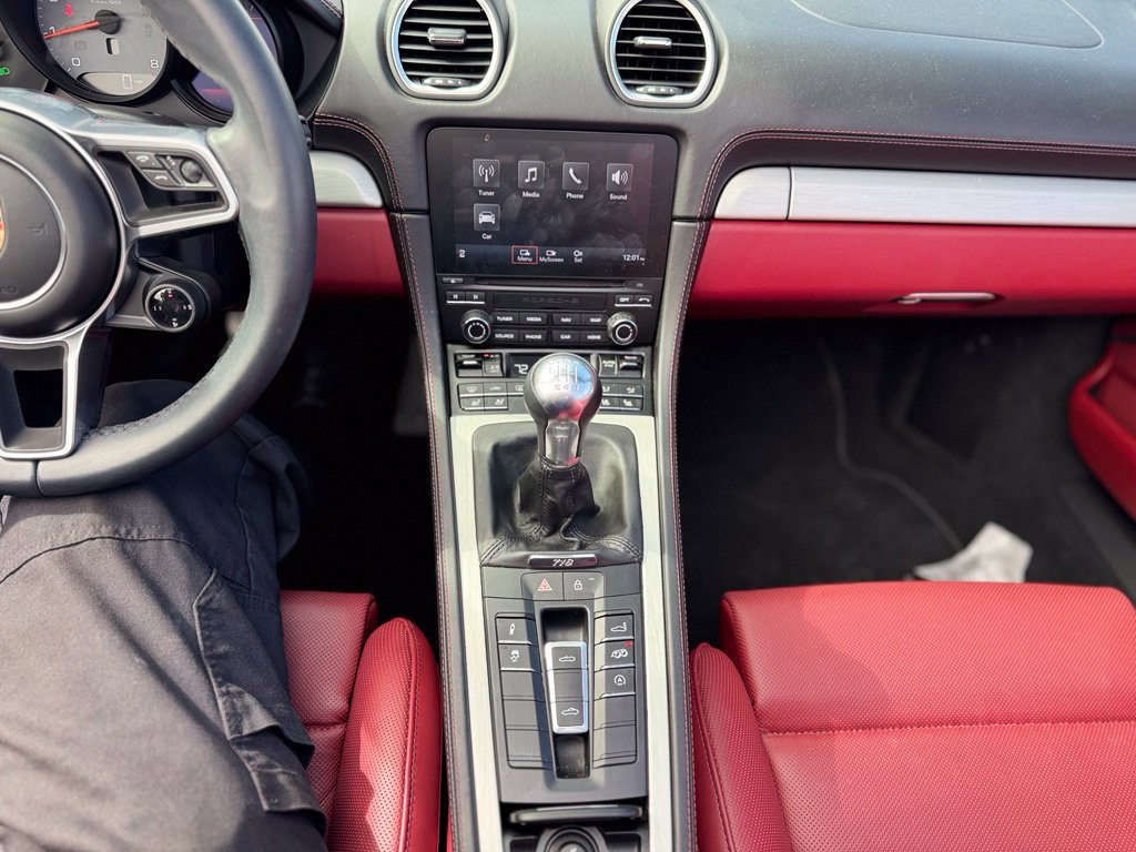 Used 2024 Porsche 718 Boxster S RWD image 12