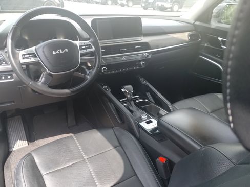 Used 2022 Kia Telluride EX image 19