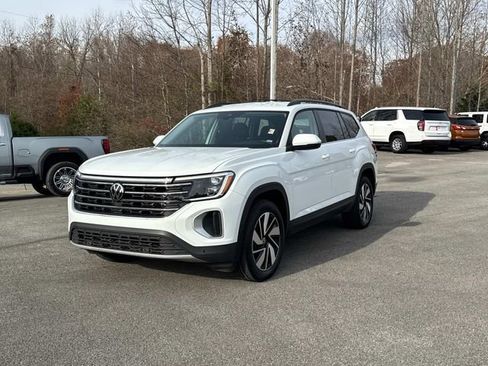 Used 2025 Volkswagen Atlas SE image 8