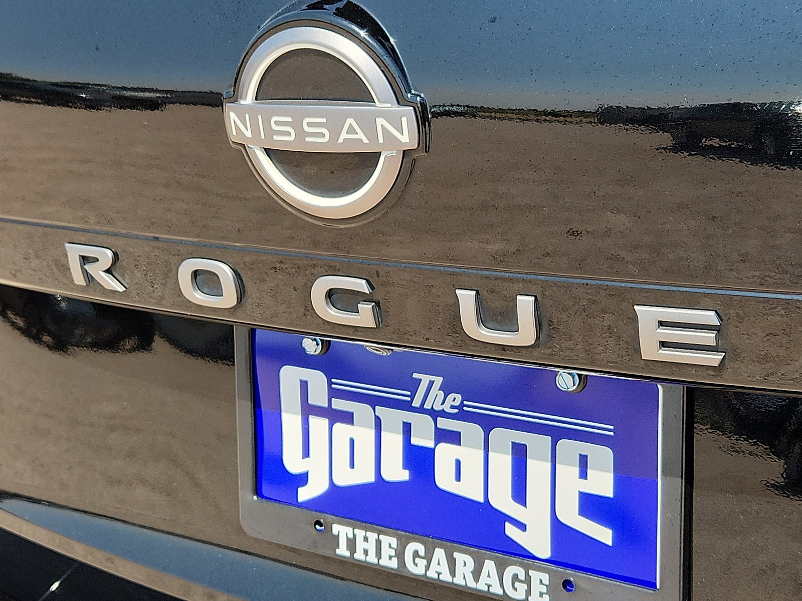 Used 2024 Nissan Rogue SV FWD image 9