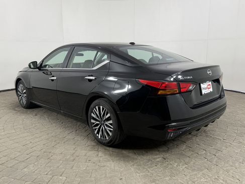 Used 2025 Nissan Altima 2.5 SV image 5