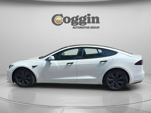 Used 2022 Tesla Model S image 2