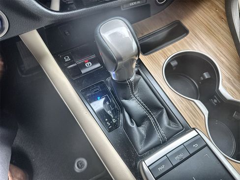 Used 2022 Lexus RX 450hL AWD w/ Premium Package image 23