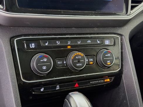 Used 2019 Volkswagen Atlas SEL FWD image 16