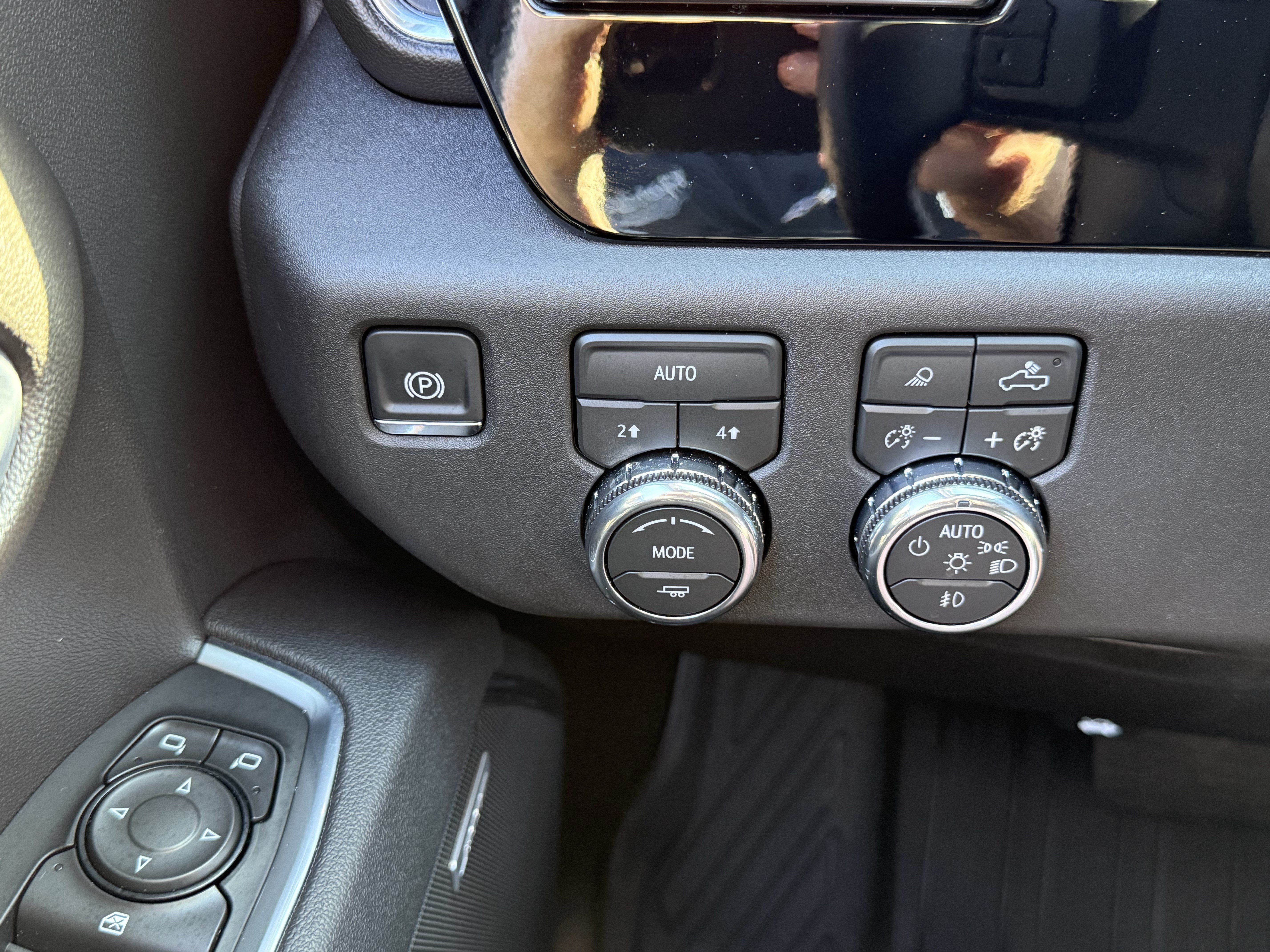 Used 2026 GMC Sierra 1500 Elevation w/ Elevation Premium Package AWD/4WD image 32