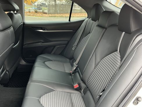 Used 2021 Toyota Camry SE image 14