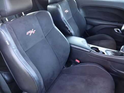 Used 2015 Dodge Challenger R/T Scat Pack w/ Leather Interior Group RWD image 11