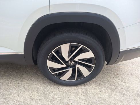 New 2025 Volkswagen Atlas SEL image 24