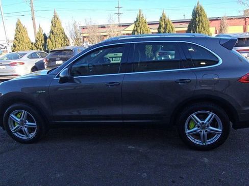 Used 2016 Porsche Cayenne S image 5