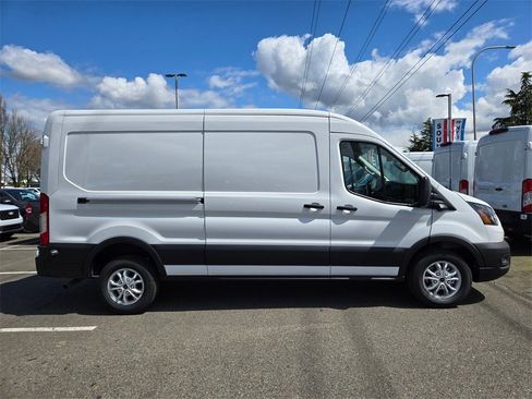New 2025 Ford Transit 250 148 Medium Roof image 4